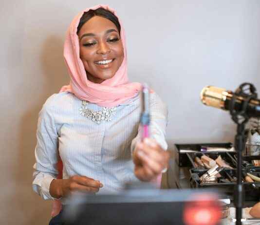 Influencer Pazarlaması ve Dijital İtibar: Doğru İşbirliği Nasıl Kurulur? Influencer Pazarlaması ve Dijital İtibar: Doğru İşbirliği Nasıl Kurulur?