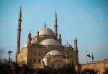 Liderler İçin Algı Yönetimi: Güçlü Bir İmaj İnşa Etmenin Yolları Liderler İçin Algı Yönetimi: Güçlü Bir İmaj İnşa Etmenin Yolları