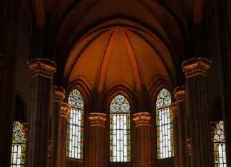 Şirketlerin Kriz Anlarında Yaptığı En Büyük Hatalar ve Dersler Şirketlerin Kriz Anlarında Yaptığı En Büyük Hatalar ve Dersler